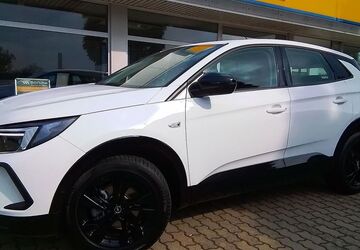 Opel Grandland (X) 10.646 km 24.880 &euro; Schönebeck (Elbe) 39218