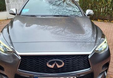 INFINITI Q30 115.000 km 15.500 &euro; Hamburg 22177