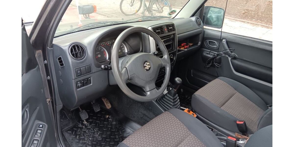 Suzuki Jimny 71.200 km 12.400 &euro; München 80333