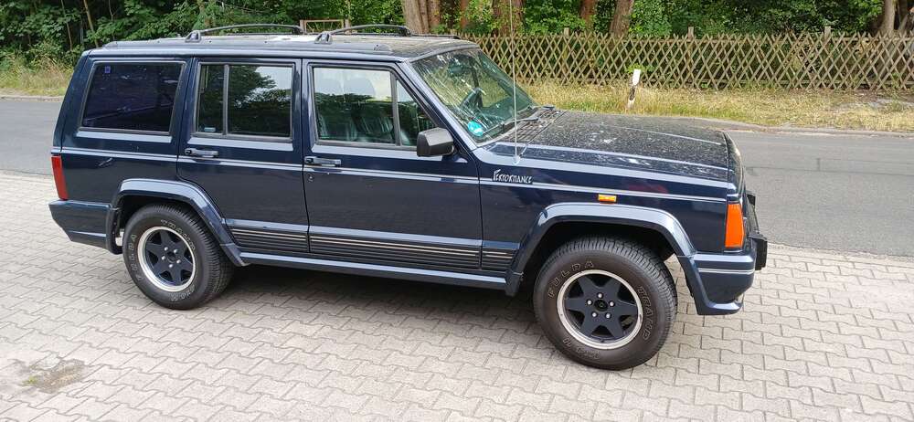 Jeep Cherokee 168.200 km 14.900 &euro; Bad Freienwalde 16259