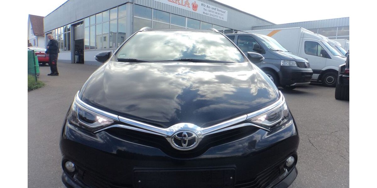 Toyota Auris 172.000 km 10.999 &euro; Landsberg am Lech 86899