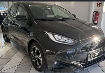 Toyota Yaris 11.700 km 23.900 &euro; Siegburg 53721