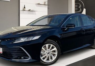 Toyota Camry 48.518 km 28.988 &euro; Köln 51069