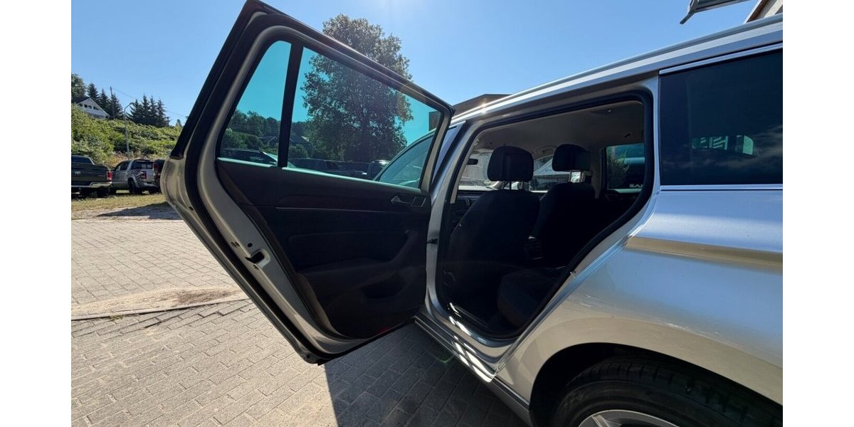 VW Passat Variant 2.0 TDI DSG AHK Highline 162.000 km 15.499 &euro; Rudolstadt 07407