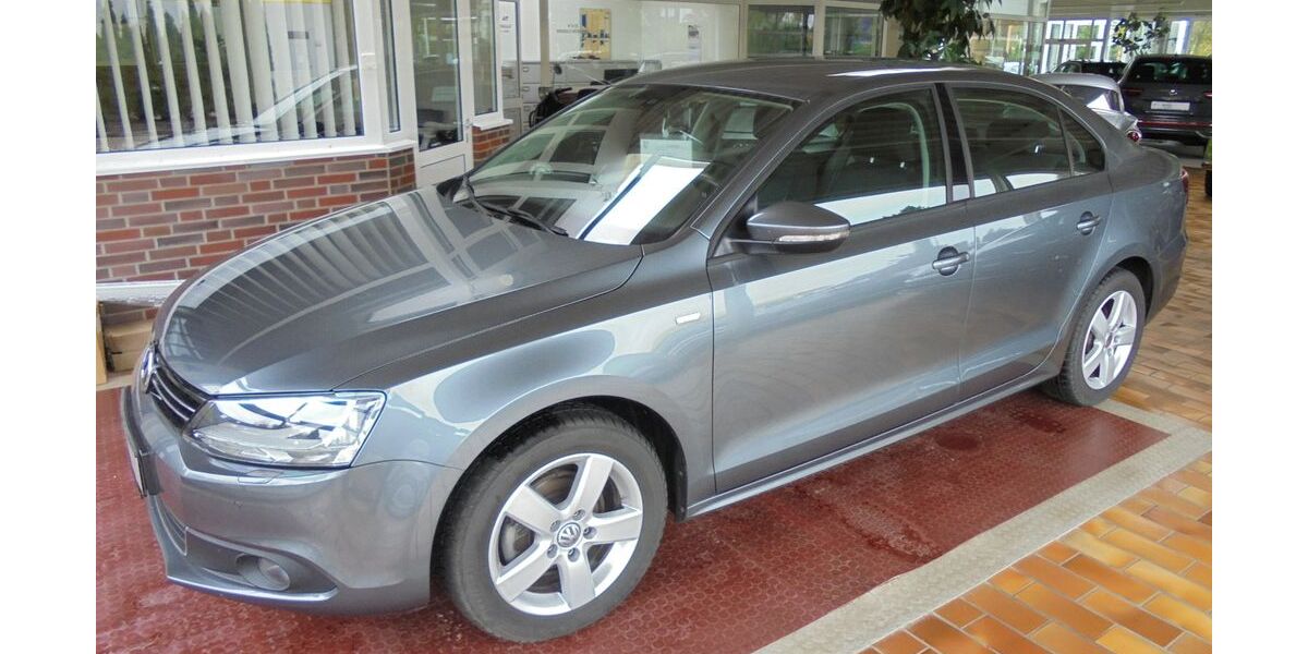 VW Jetta 80.567 km 12.499 &euro; Wittmund 26409