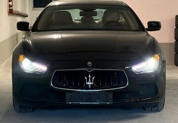 Maserati Ghibli 97.500 km 24.900 &euro; Pullach 82049