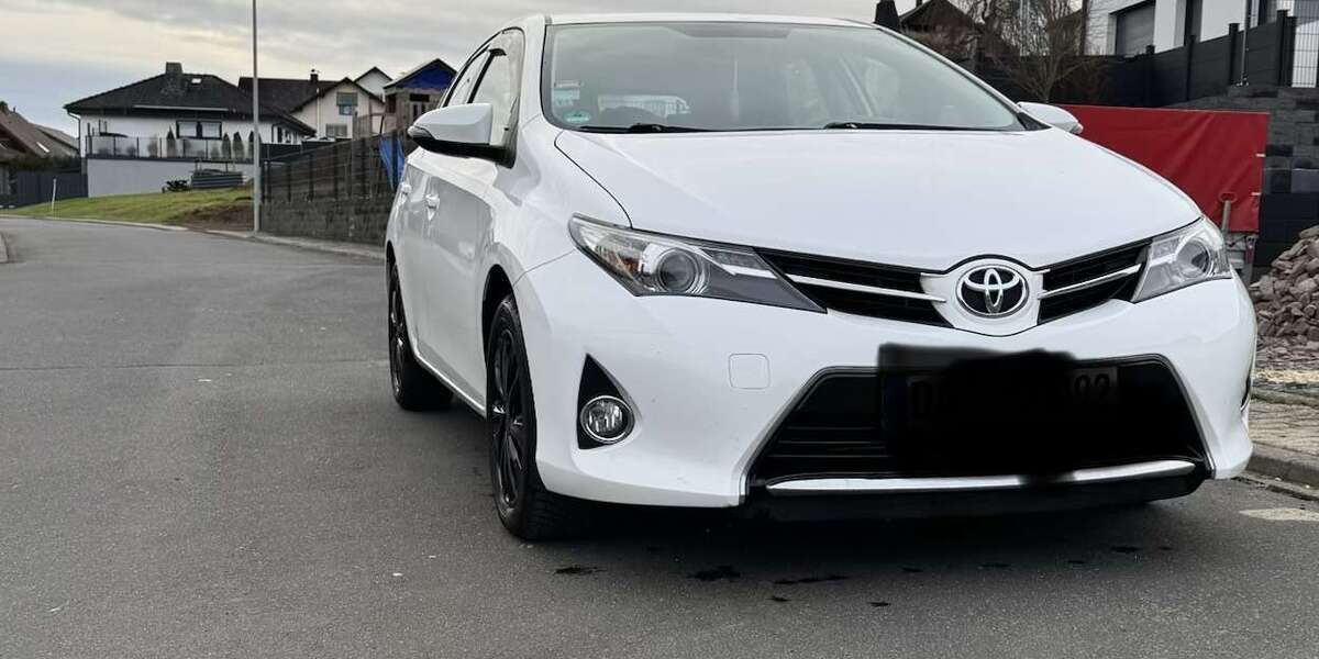 Toyota Auris 160.000 km 8.100 &euro; Uersfeld 56767