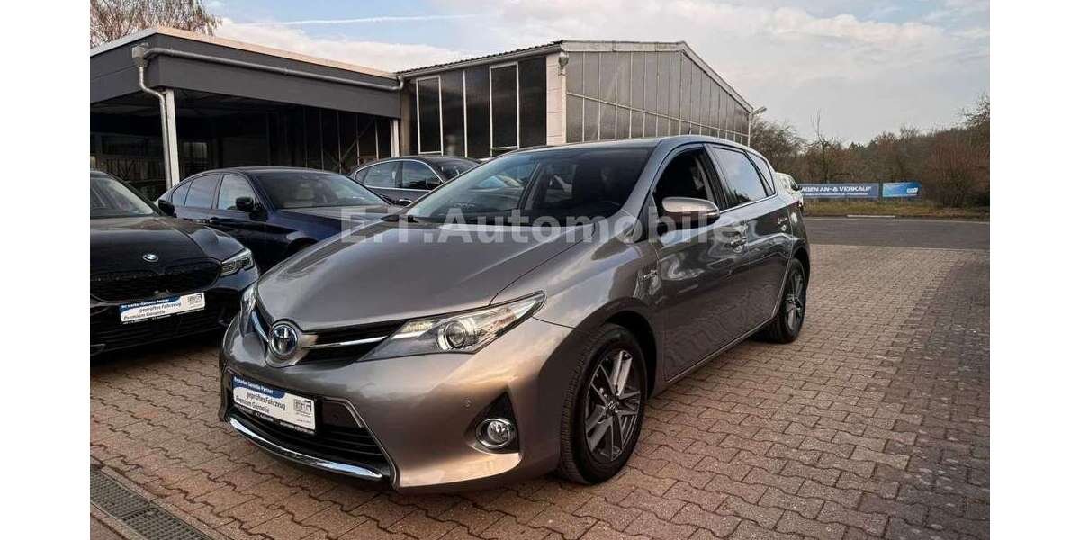 Toyota Auris 28.553 km 13.299 &euro; Butzbach 35510