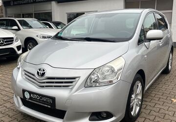 Toyota Verso 149.000 km 9.550 &euro; Paderborn 33098