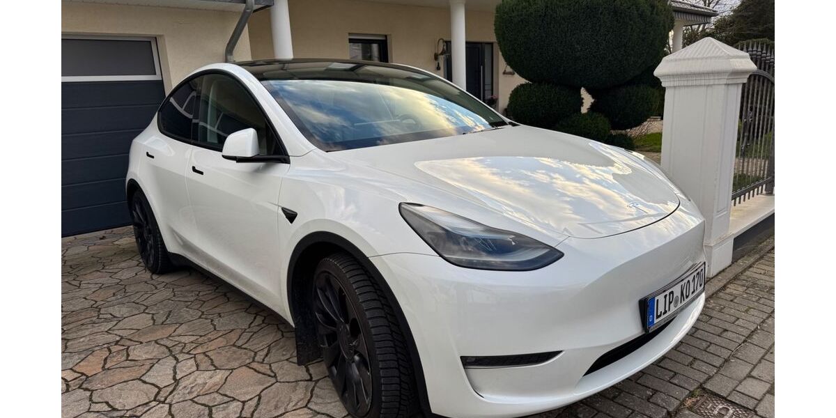 Tesla Model Y 28.500 km 43.000 &euro; Lemgo 32657