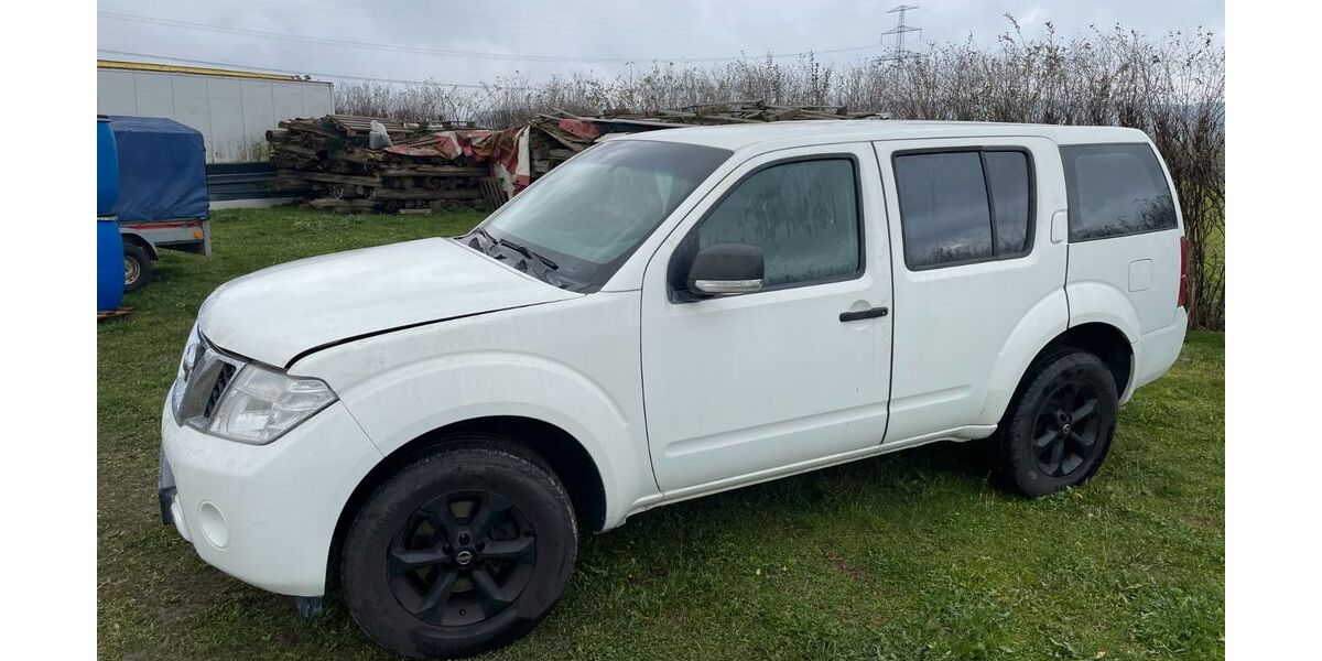 Nissan Pathfinder 165.000 km 6.990 &euro; Zwönitz 08297