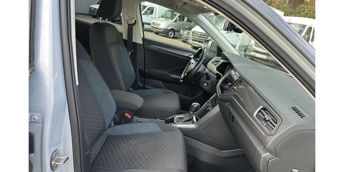 VW T-Roc IQ.DRIVE LED Navi PDC SHZ 127.074 km 16.900 &euro; Mainz 55122