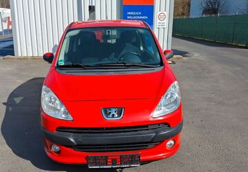 Peugeot 1007 152.000 km 2.499 &euro; Büdingen 63654
