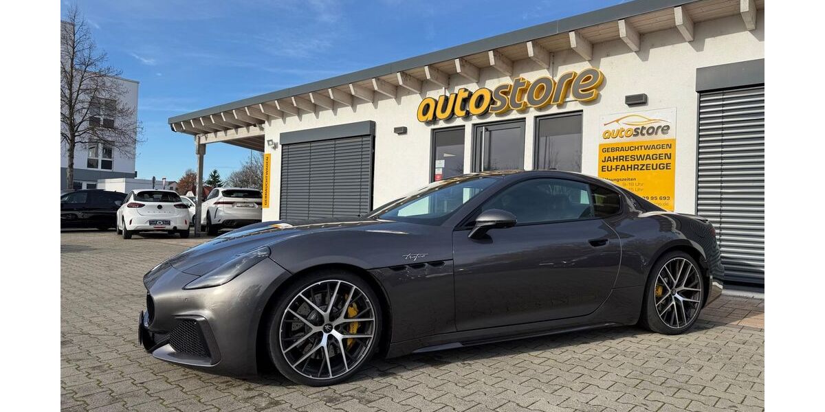 Maserati Granturismo 8.000 km 149.985 &euro; Großostheim 63762