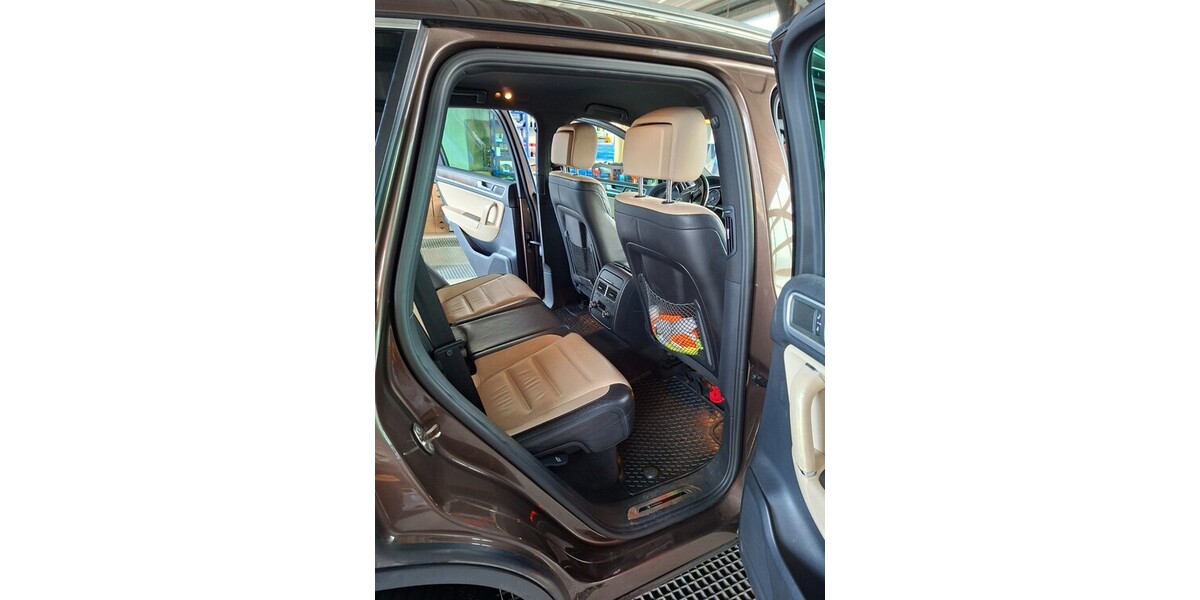 VW Touareg 232.000 km 12.500 &euro; Dresden 01067