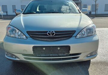 Toyota Camry 74.500 km 8.000 &euro; München 81545