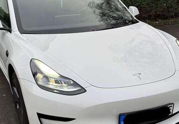 Tesla Model 3 28.900 km 31.800 &euro; Hamburg 22589