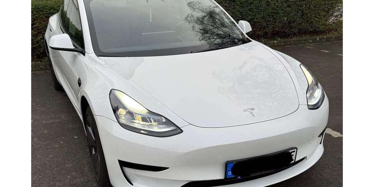Tesla Model 3 28.900 km 31.800 &euro; Hamburg 22589