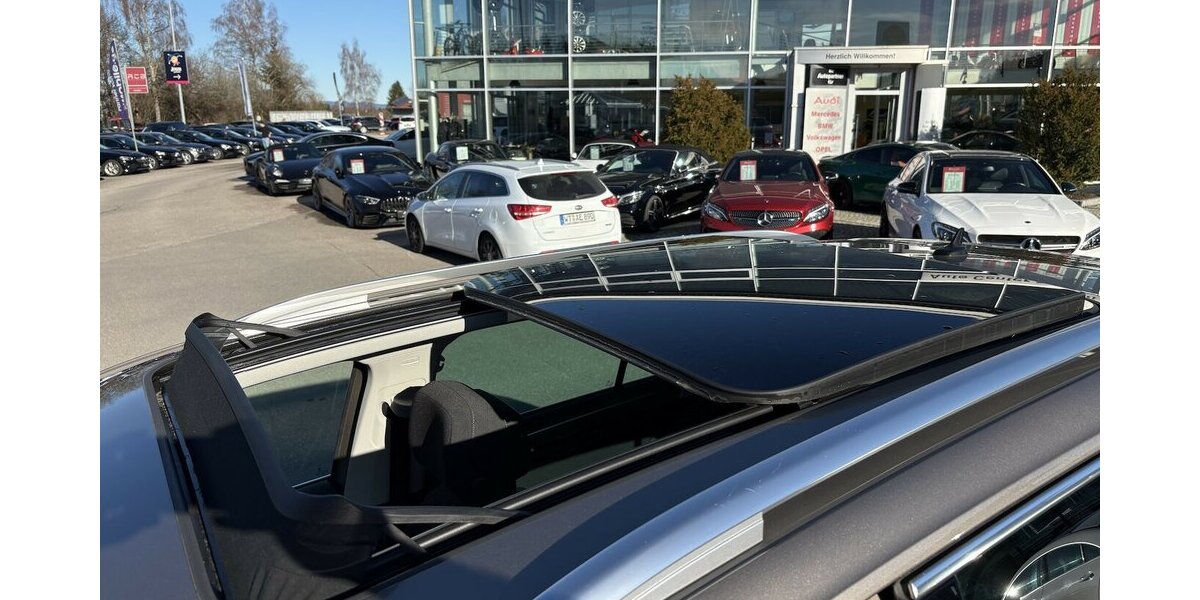 VW Tiguan 2.0 TDI HIGHLINE/4x4/PANO/STANDHEIZUNG 137.501 km 19.800 &euro; Villingen-Schwenningen 78054