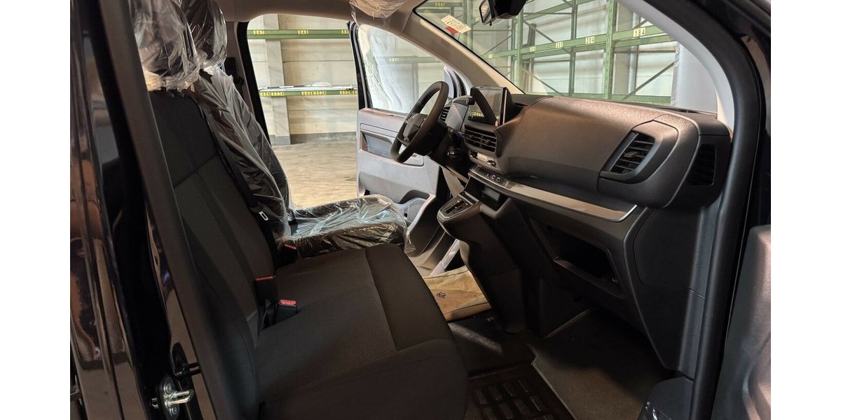 Opel Vivaro XL Extra long 9-Sitzer Klimaautom. AHK 9.900 km 35.999 &euro; Hamburg 22339