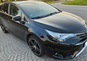 Toyota Avensis 107.000 km 14.900 &euro; Haimhausen 85778