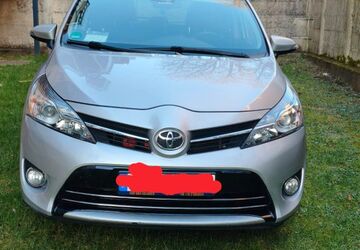Toyota Verso 107.000 km 13.499 &euro; Solingen 42655