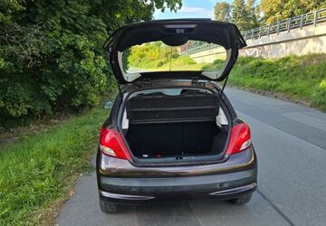 Peugeot 207 113.882 km 2.100 &euro; Oelsnitz/Vogtl. 08606