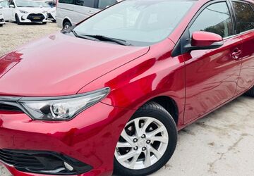 Toyota Auris 28.000 km 13.400 &euro; Hamburg 20537