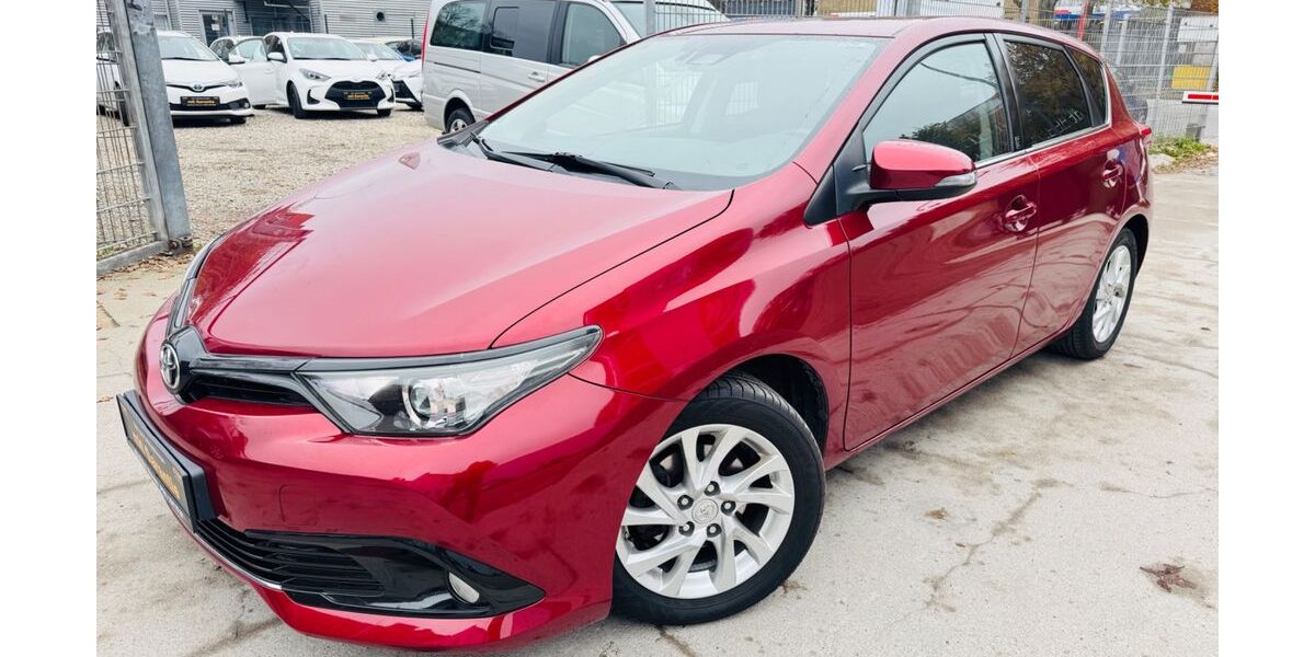 Toyota Auris 28.000 km 13.400 &euro; Hamburg 20537