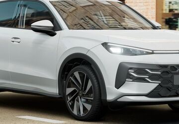 VW T-Roc 2.859 km 39.538 &euro; Northeim 37154