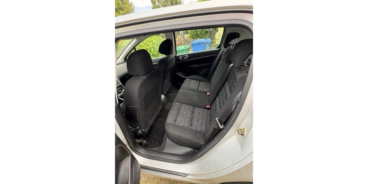 Peugeot 307 129.084 km 2.700 &euro; Heidesee 15754