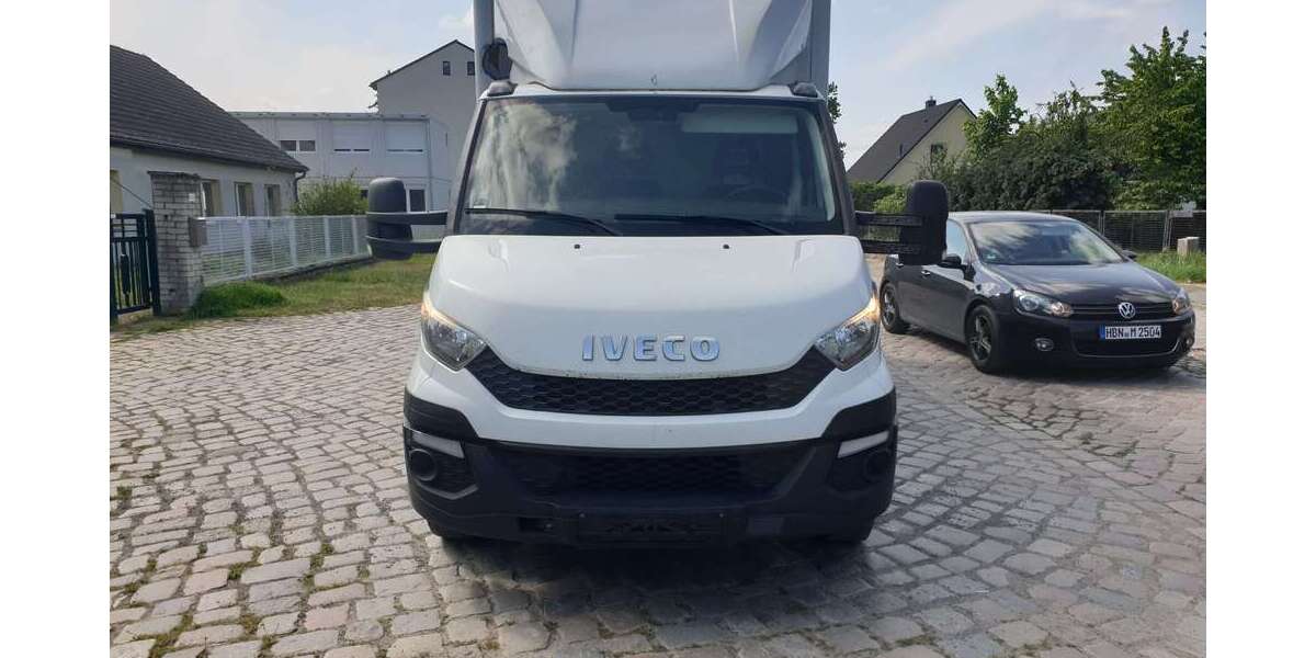 IVECO Daily 456.000 km 11.800 &euro; BERLIN 12526