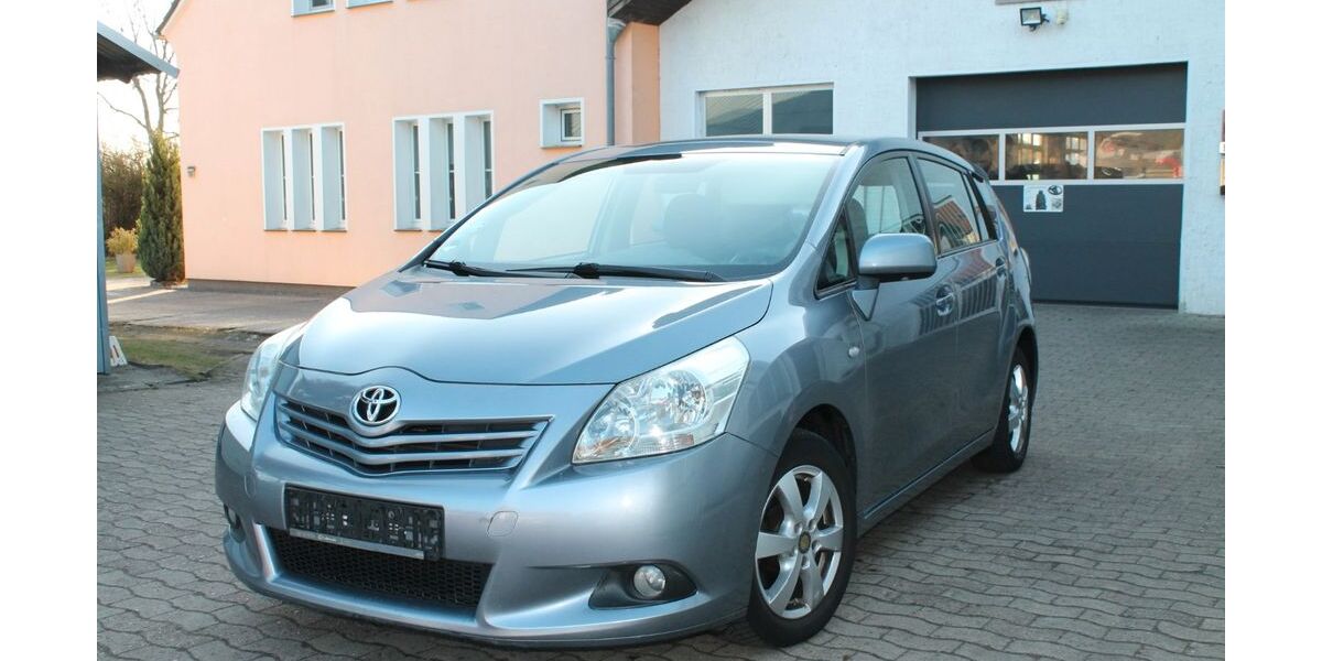 Toyota Verso 239.000 km 3.950 &euro; Augustdorf 32832
