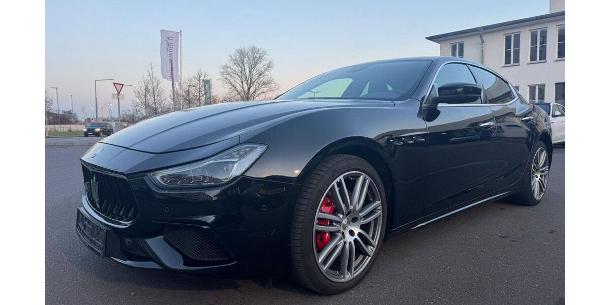 Maserati Ghibli 99.850 km 32.480 &euro; Köln 50829