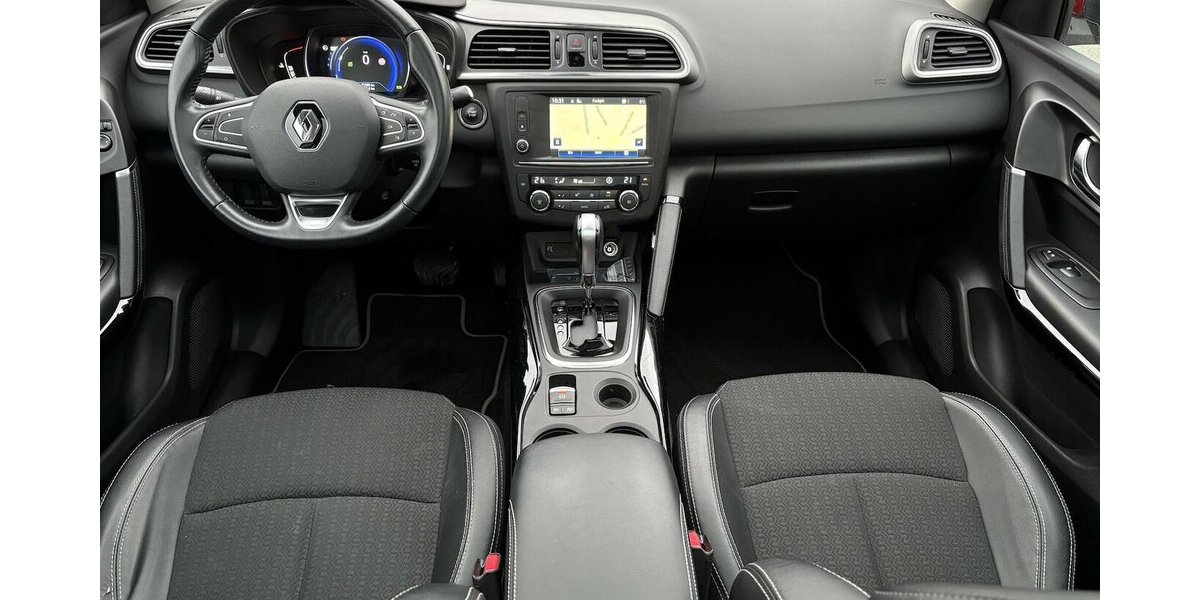 Renault Kadjar 1.2 Collection PANORAMA/NAVI/SHZ/PDC/GRA 71.999 km 13.900 &euro; Villingen-Schwenningen 78054