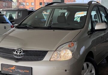Toyota Corolla Verso 60.000 km 3.890 &euro; Düsseldorf 40229