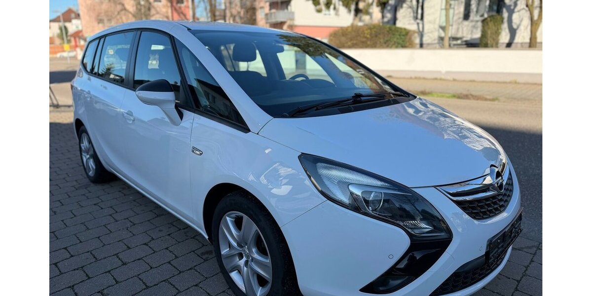 Opel Zafira Tourer Business Edition Navi 1. Hand 114.000 km 9.990 &euro; Neckarsulm 74172
