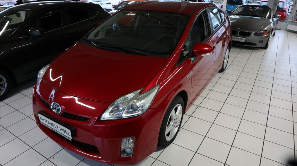 Toyota Prius 65.000 km 9.910 &euro; Wiesbaden 65199