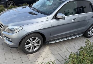 Mercedes-Benz ML 350 263.000 km 17.400 &euro; Ebersberg 85560