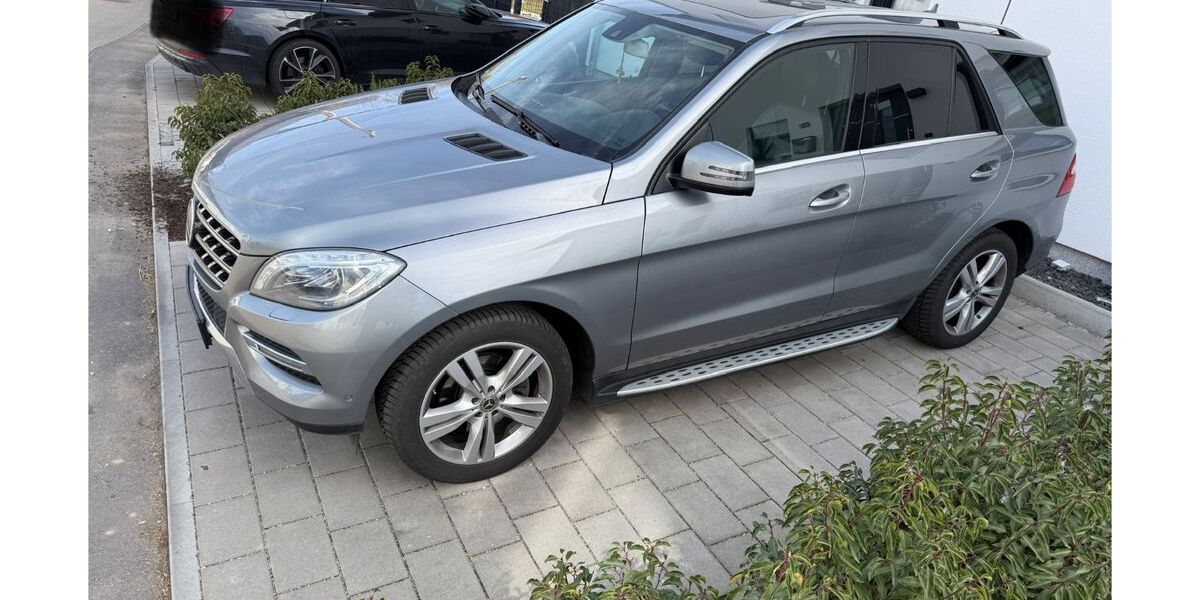 Mercedes-Benz ML 350 263.000 km 17.400 &euro; Ebersberg 85560
