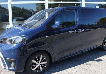 Toyota Verso 62.500 km 30.790 &euro; Neumünster 24539