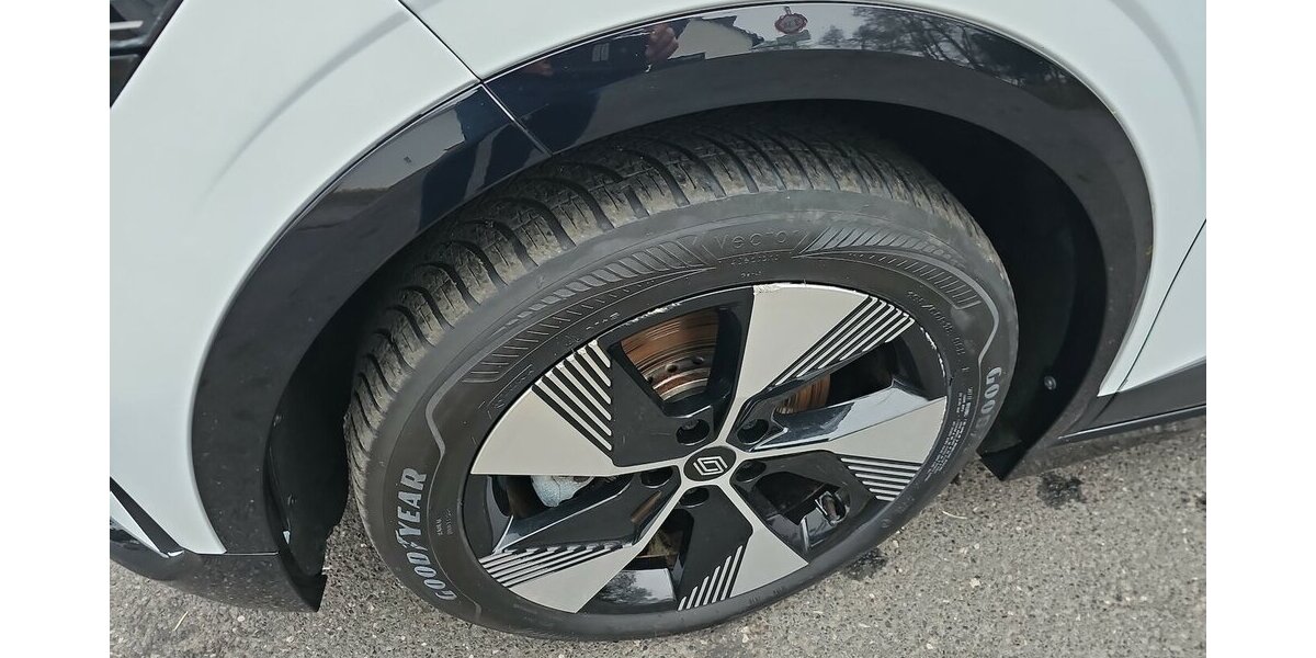 Renault Megane E-Tech Electric Equilibr+ 16300 .- Netto 21.313 km 19.397 &euro; Schwalbach/Taunus 65824