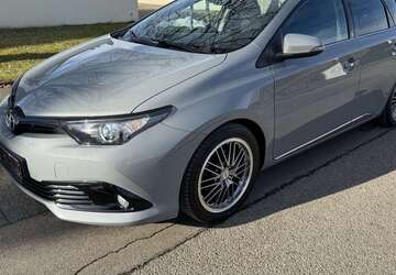 Toyota Auris 86.600 km 13.500 &euro; Kempten 87435