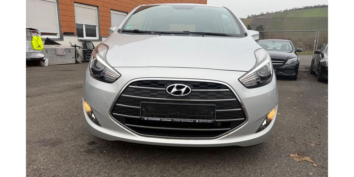 Hyundai ix20 106.000 km 8.999 &euro; Würzburg 97084