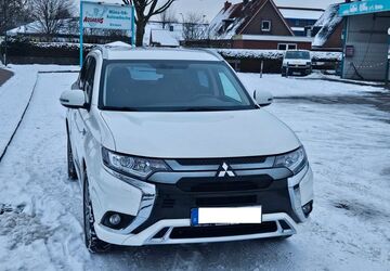 Mitsubishi Plug-in Hybrid Outlander 40.970 km 23.000 &euro; Büdelsdorf 24782