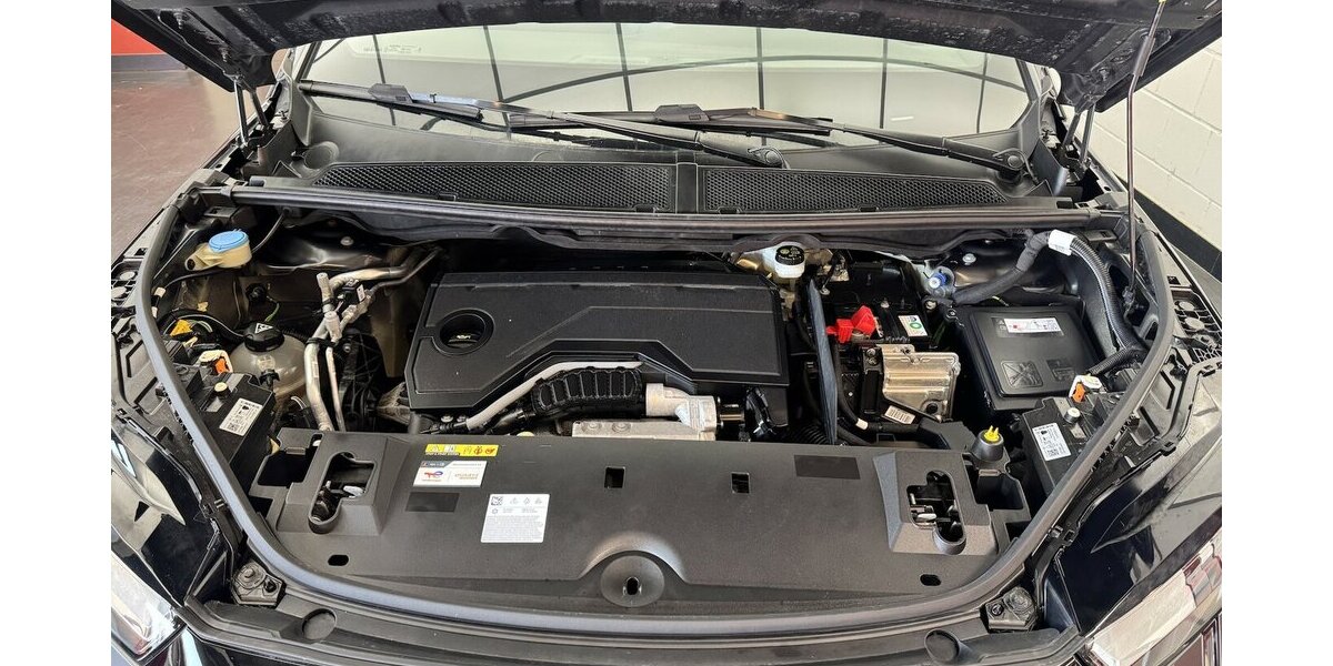 Peugeot 5008 145 Mild Hybrid Allure7 Sitzer LED CAM 30.800 km 27.520 &euro; Lich 35423