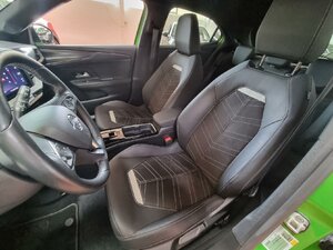 Opel Mokka-e e Ultimate Winterp. Navi Pro Dach schw. Un 14.071 km 22.980 &euro; HAAN 42781