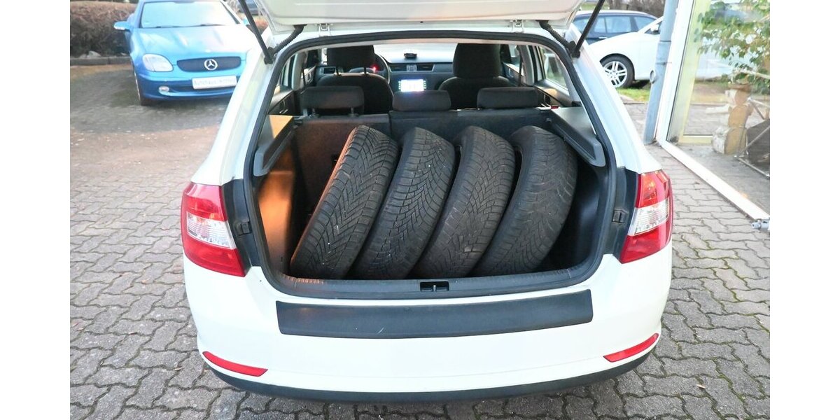 Skoda Rapid Spaceback 1.2 mit NAVI Steuerkette neu!!! 175.000 km 5.600 &euro; Seevetal - Hittfeld 21218