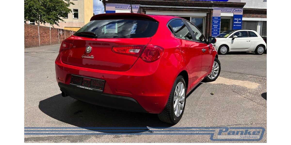 Alfa Romeo Giulietta Turismo*Pano*Schiebe*Sport*SHZ*Tempo* 95.791 km 10.990 &euro; Berlin 13187