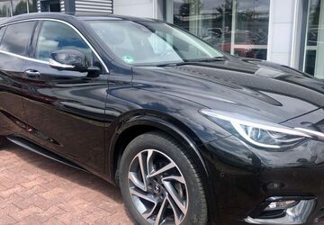 INFINITI Q30 89.896 km 14.999 &euro; Halle/Saale 06118